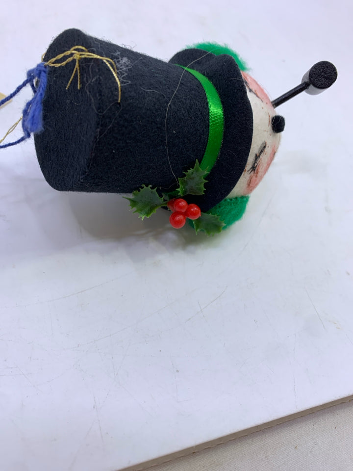 ANNALEE SNOWMAN HEAD ORNAMENT.