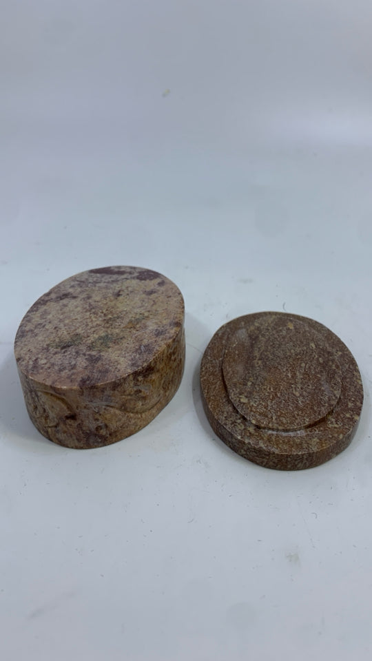 HAND CARVED SOAPSTONE TRINKET BOX W/FLORAL & LEAF DESIGN.