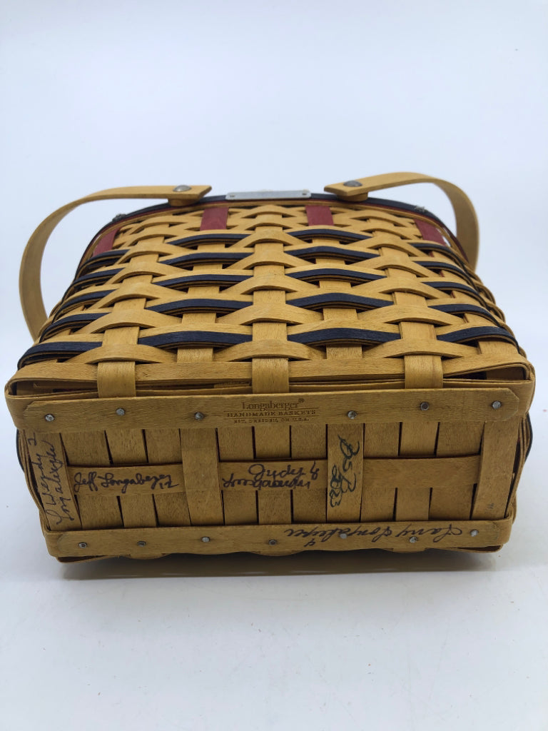 2003 BEE BASKET- FAMILY SIGNED ROUNDED RECTANGLE W/2 HANDLES, LINER, PROTECTOR-