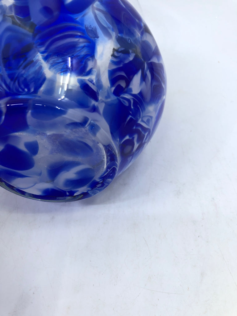 BLOWN GLASS BLUE/WHITE DOTTED VASE W/ HANDLES.