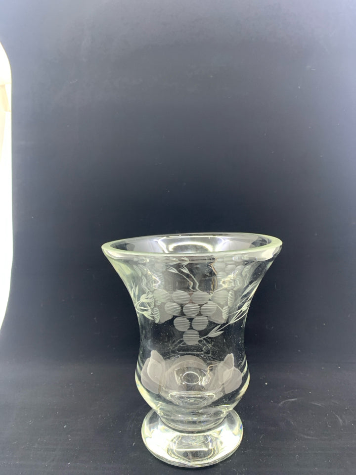 HEAVY CLEAR GLASS VASE W/ ETCHED LEAF DESIGN.