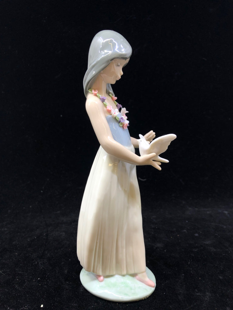 LLADRO HULA GIRL W DOVE.