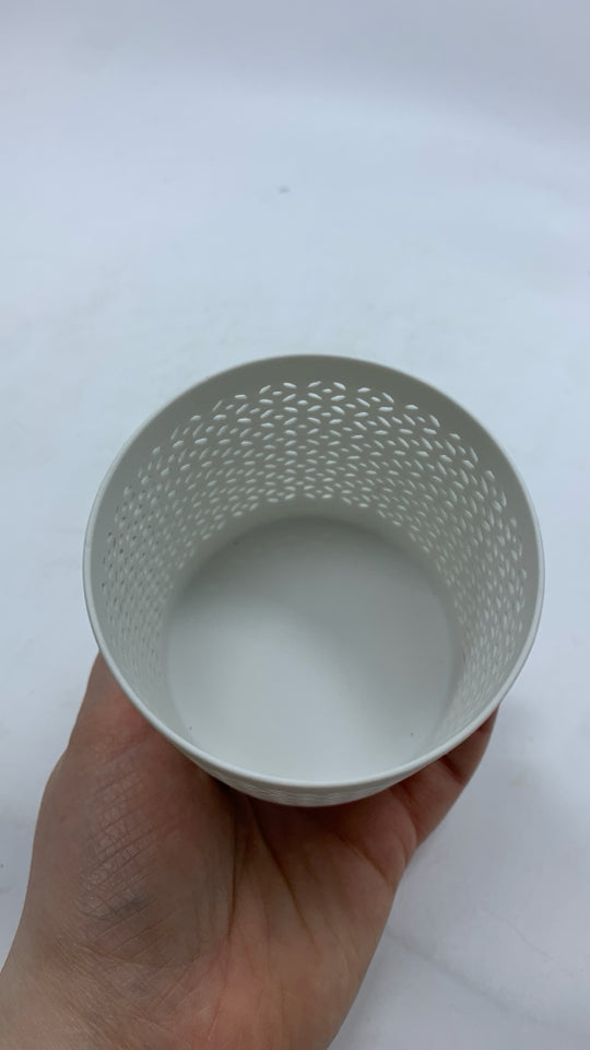 WHITE MATTE CANDLE HOLDER + SNOW THEMED CANDLE.