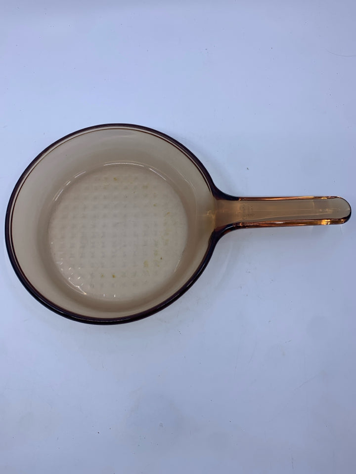 BROWN GLASS CORNING WARE SKILLET.