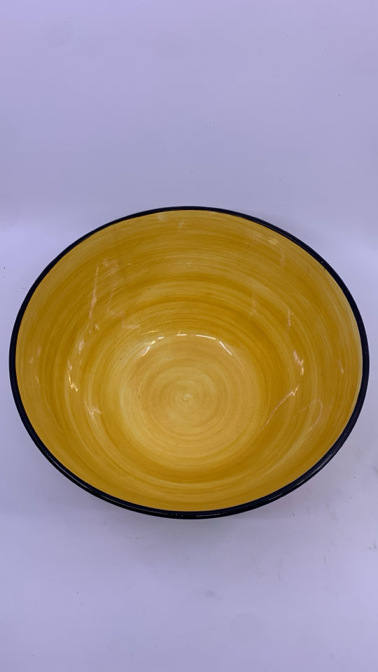 LARGE CHILI PEPPER SERVING BOWL.