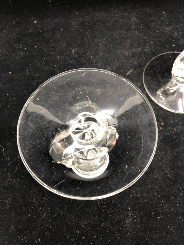 2 SWIRLED GLASS TAPER CANDLE HOLDER.