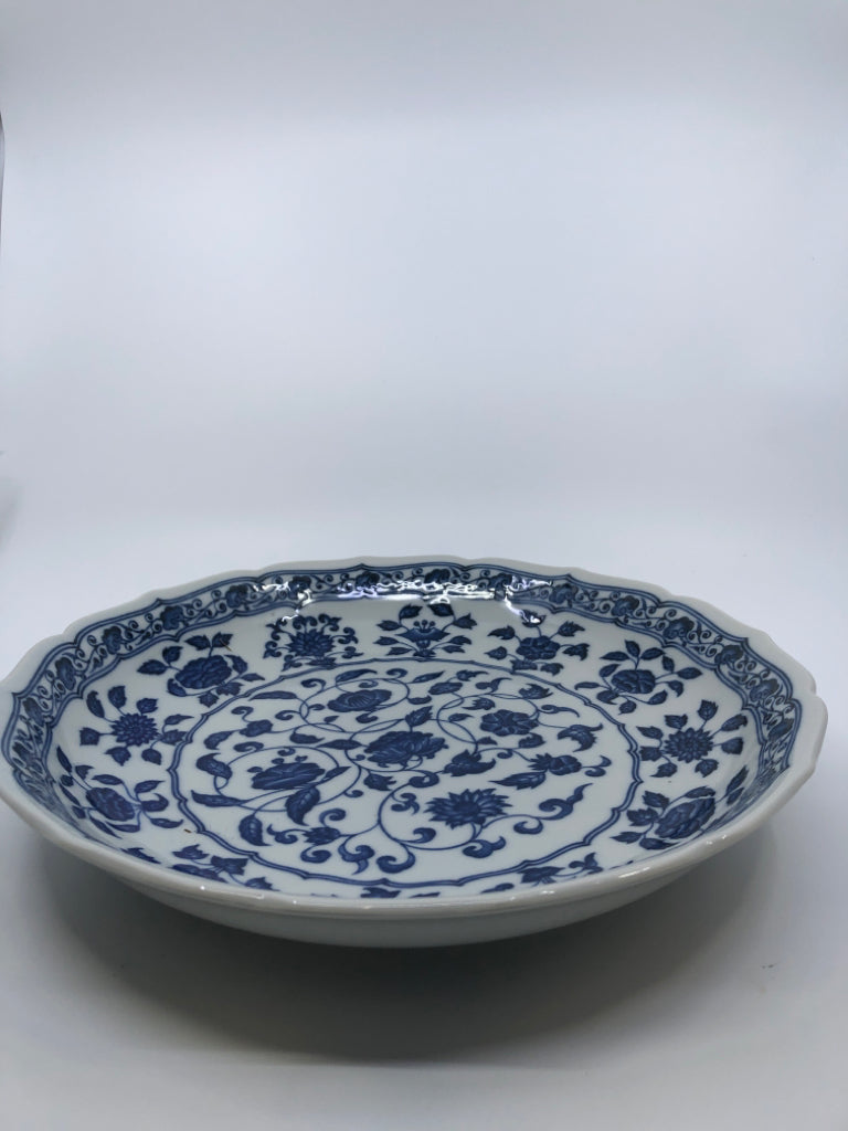 LARGE BLUE FLORAL SHALLOW BOWL.