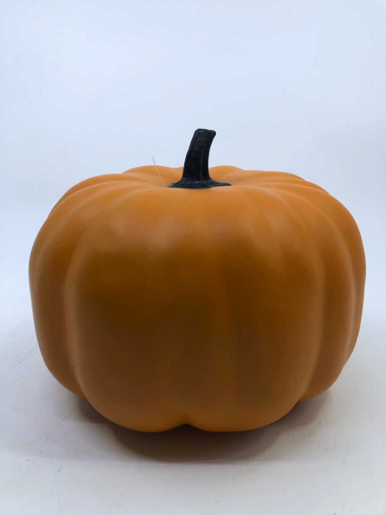 PLASTIC PUMPKIN DECOR.