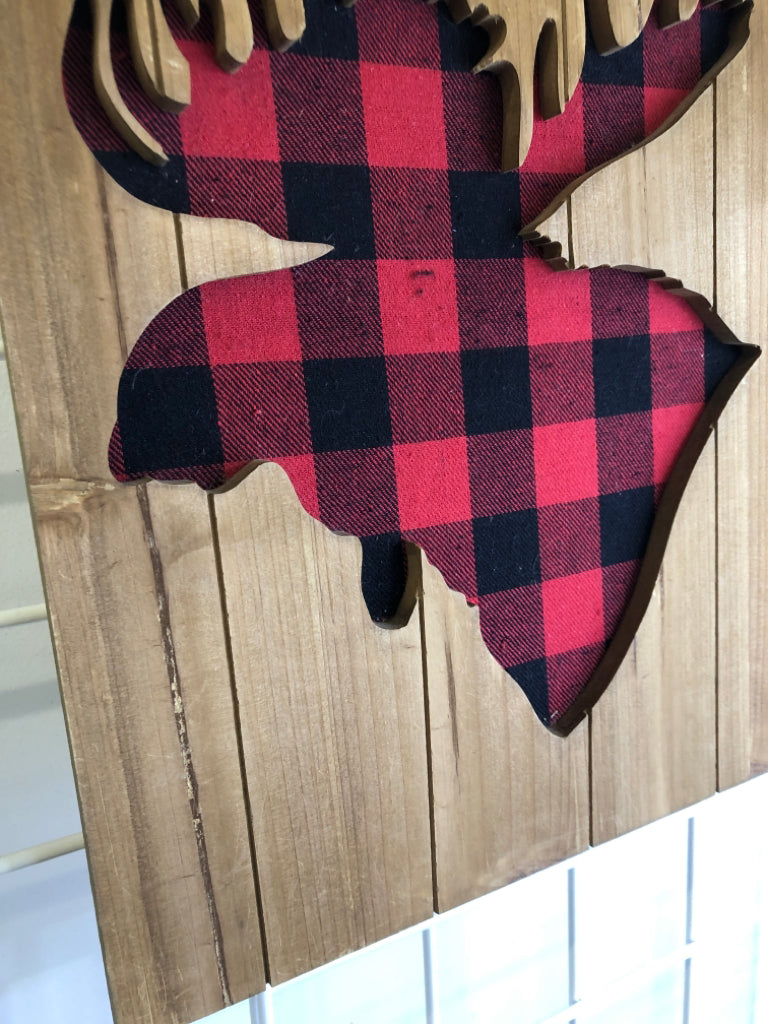 WOOD MOOSE OUTLINE WALL ART W/ RED PLAID.