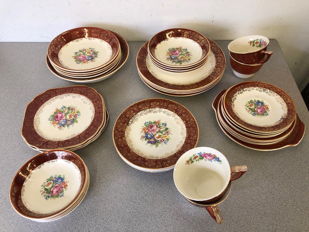 38 PC VTG RED W GOLD ACCENTS AND FLORAL SERV FOR 4.