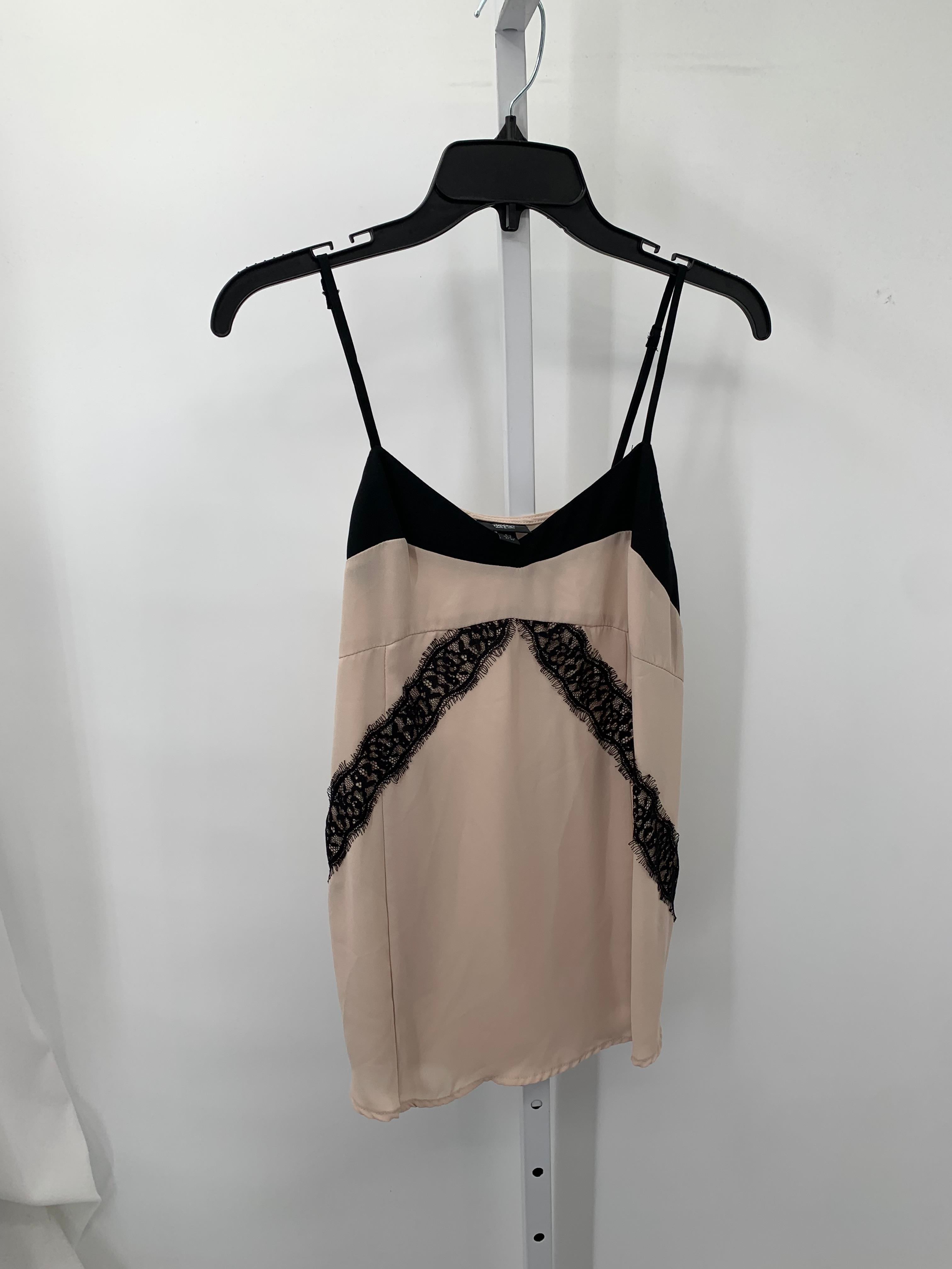 Mossimo Size Medium Misses Sleeveless Shirt