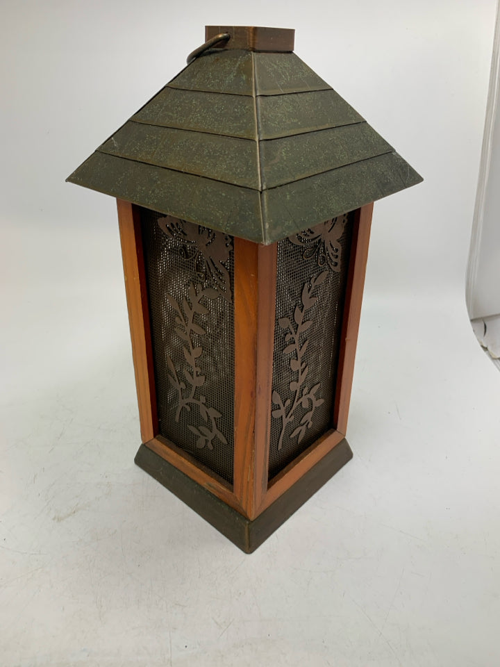 WOOD/METAL LANTERN VOTIVE HOLDER.