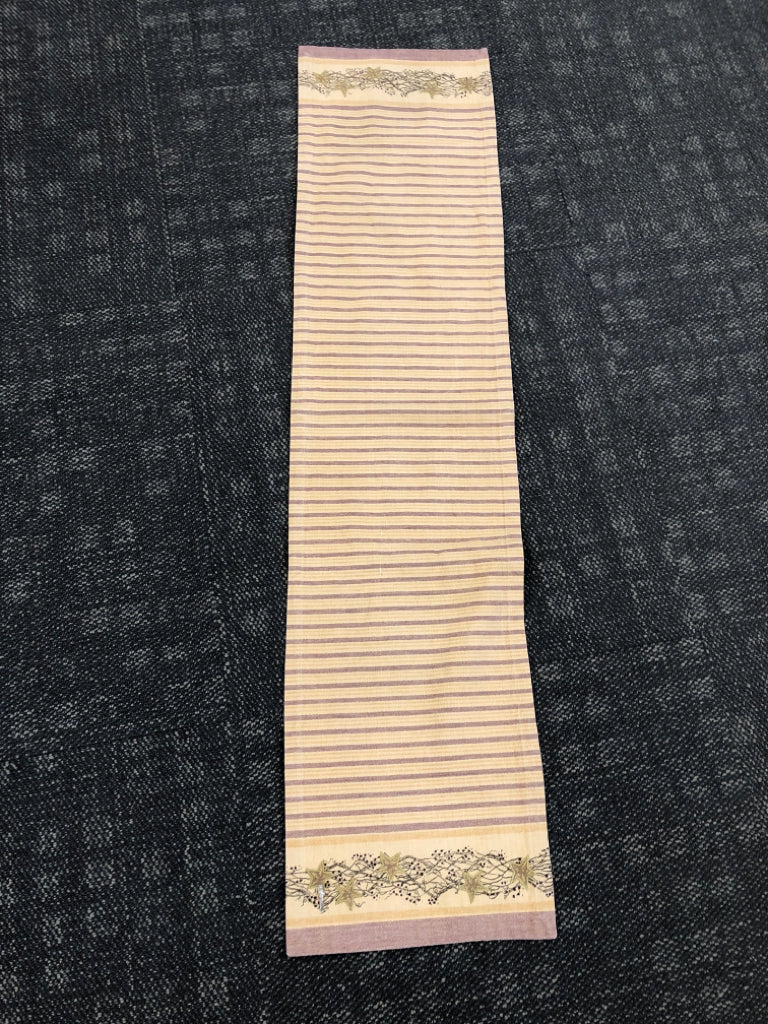 PRIMITIVE STAR-STITCHED TABLE RUNNER.