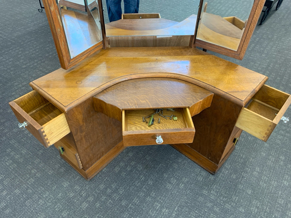 VTG SHORT DRESSER/VANITY W 3 WAY MIRROR.