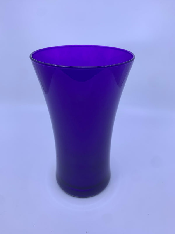 TALL DARK PURPLE FROSTED VASE.