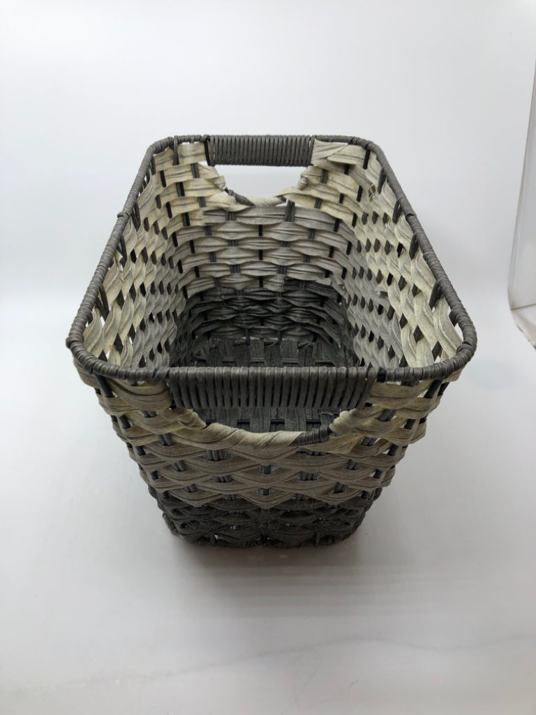 GRAY GRADIENT WOVEN BASKET.