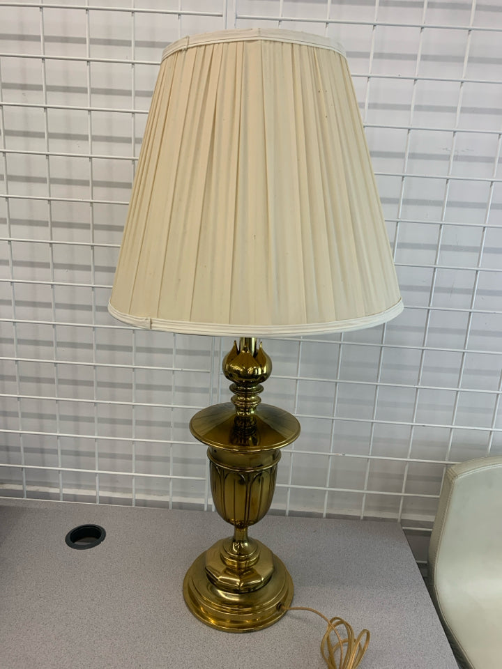 HEAVY GOLD BASE LAMP W/PLEATED SHADE.