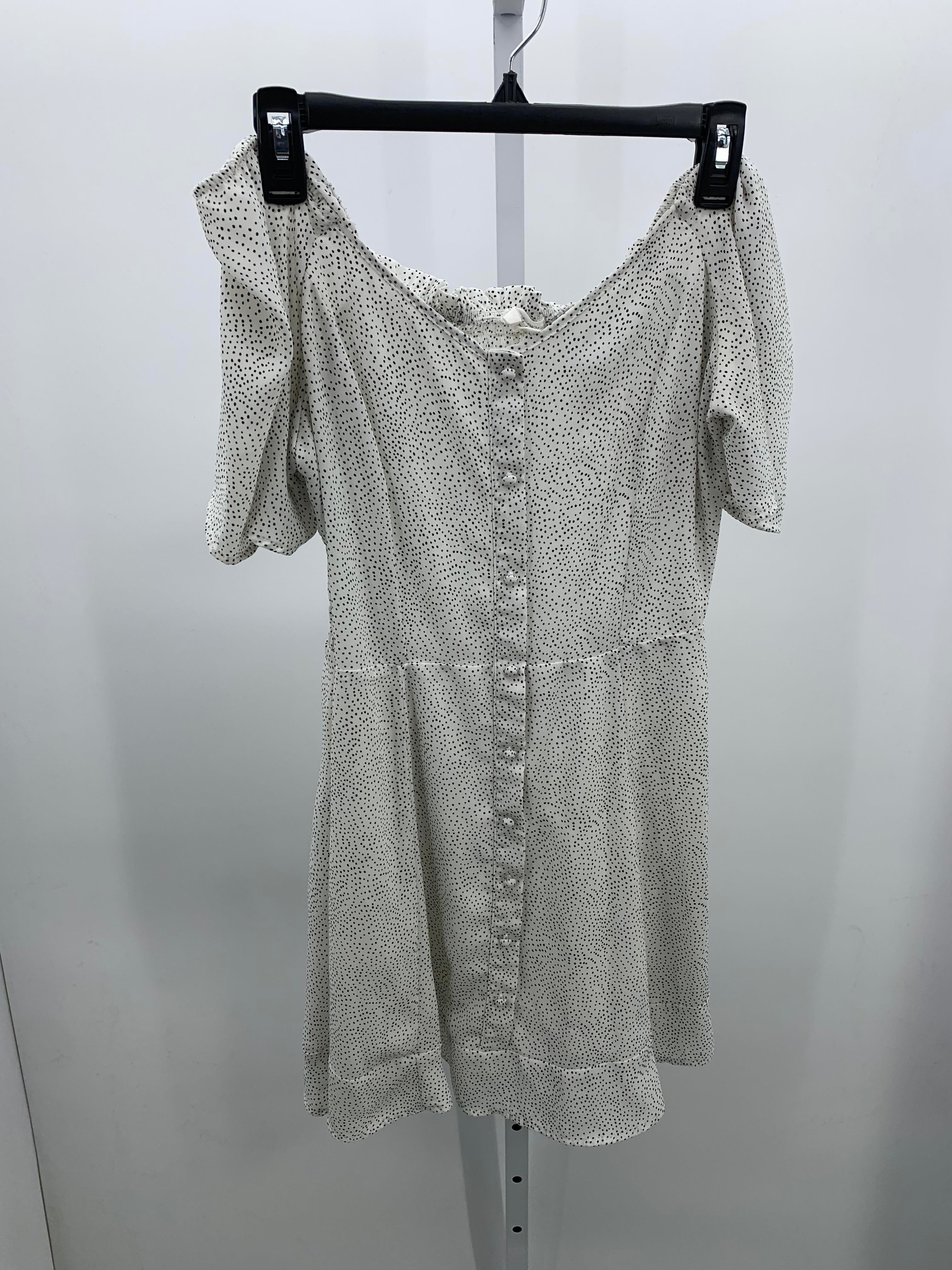 Size Medium Juniors Short Sleeve Dress