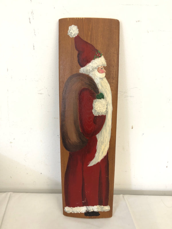 WOOD PAINTED SANTA WALL HANGING.