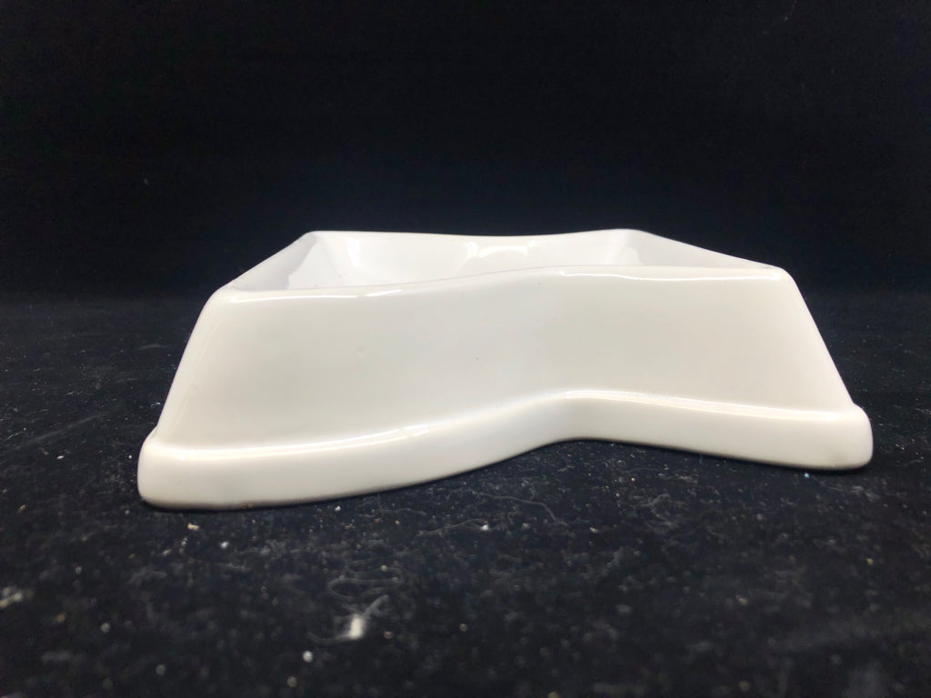 WHITE HOUR GLASS SHAPE CAT DISH.