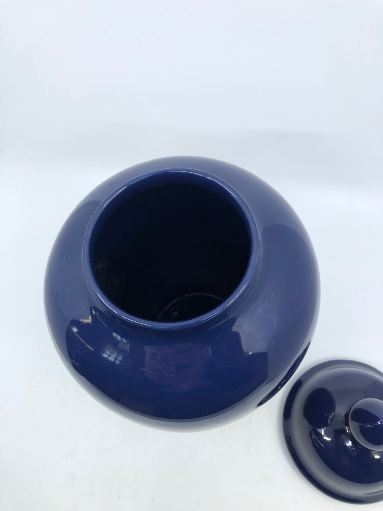 HAEGER NAVY BLUE URN W/LID.