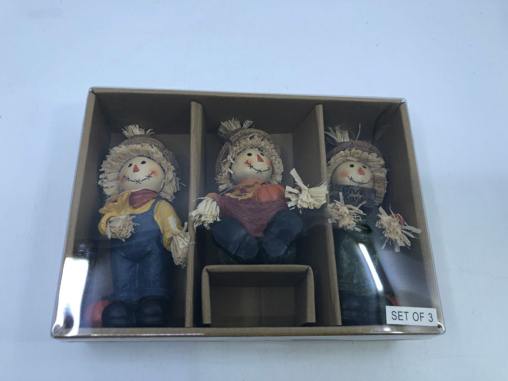 NIB 3 CERAMIC SCARECROW.