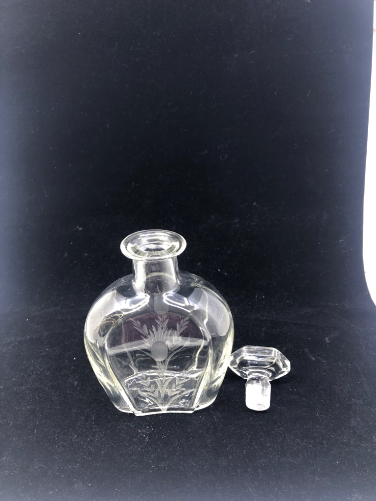 ETCHED FLOWER GLASS EMPTY DECANTER.