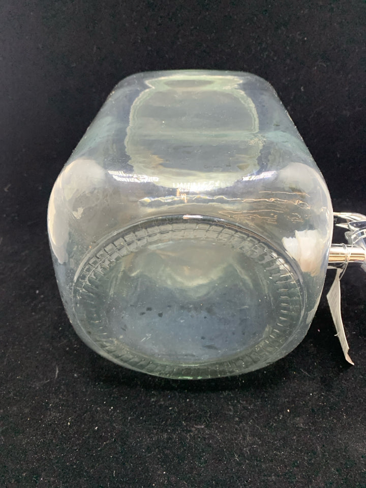 NWT LIQUID DRINK DISPENSER.