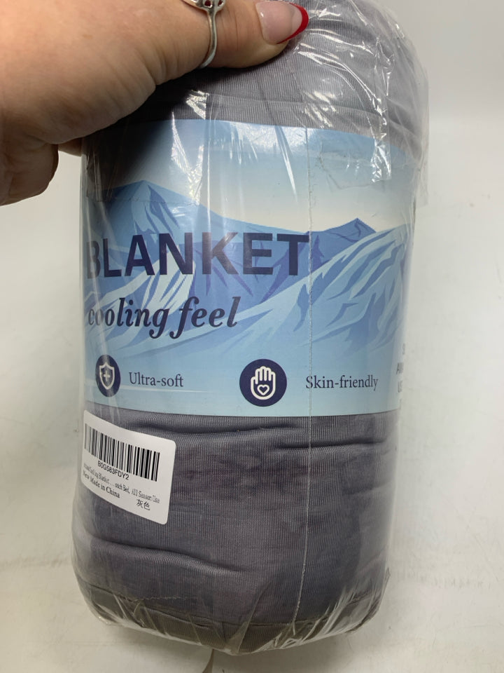 NIP COOKING BLANKET.