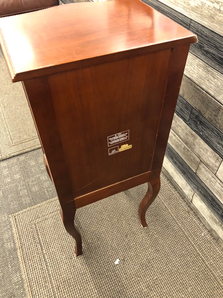 WOODEN STANDING JEWELRY BOX W/4 DRAWERS&GREEN VELVET.