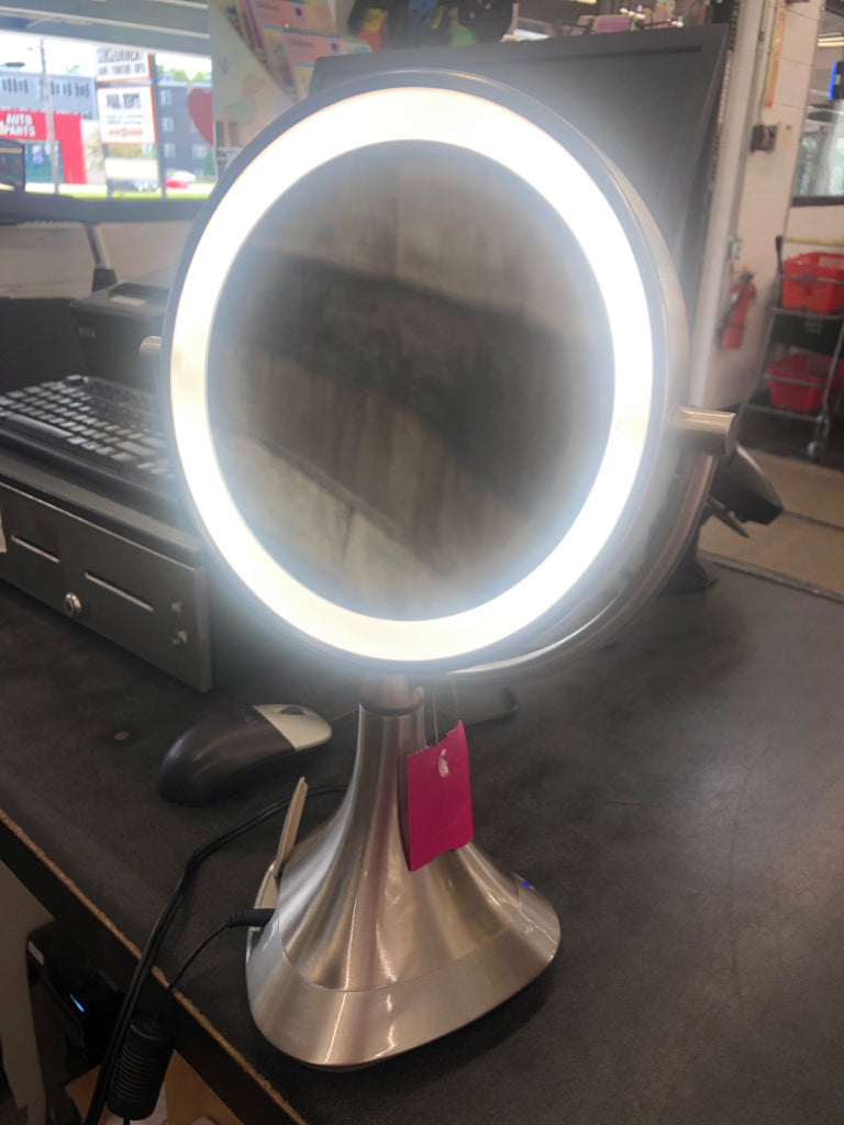 IHOME LED VANITY MIRROR W/ BLUETOOTH.