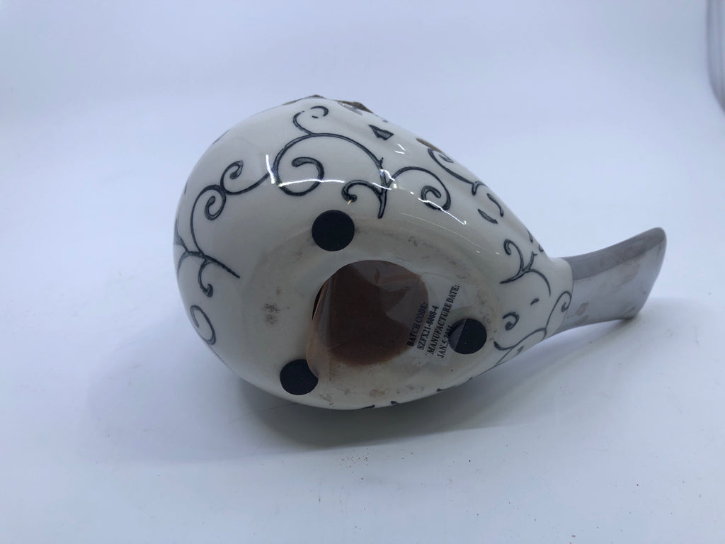 WHITE AND SILVER POTPOURRI BIRD.