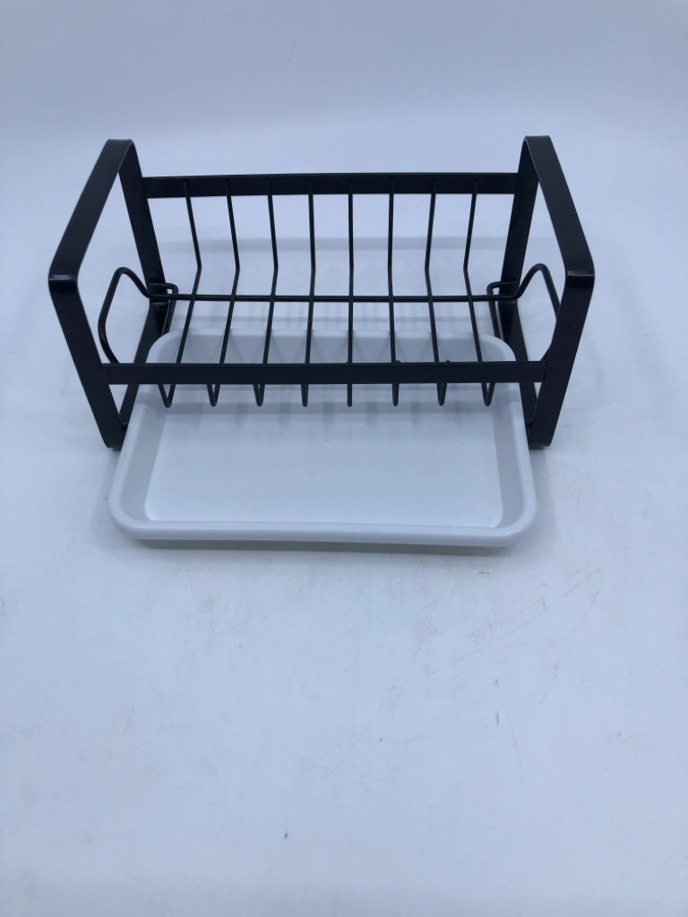 BLACK METAL SOAP DISH W DRIP TRAY.