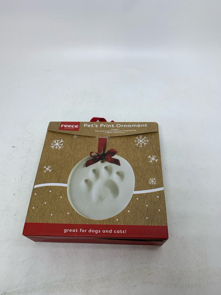 NIB PETS PAW PRINT ORNAMENT.