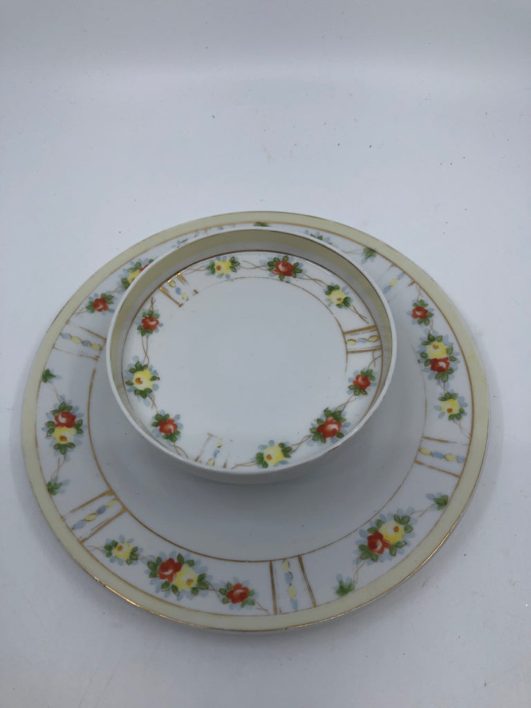 VTG FLORAL 2 TIER SERVING TRAY.