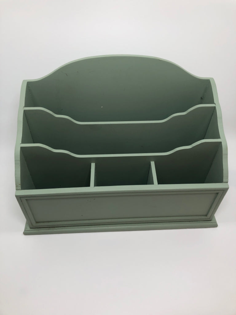 TEAL DESKTOP ORGANIZER.