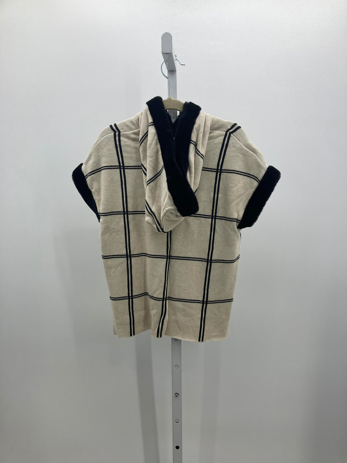 Tahari Size 5-6 Girls Poncho