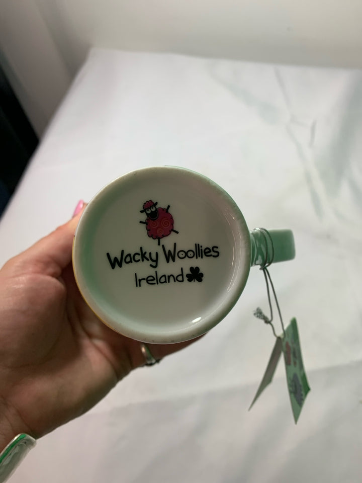 NWT COFFEE MUG WACKY WOOLLIES BEST FRIENDS.