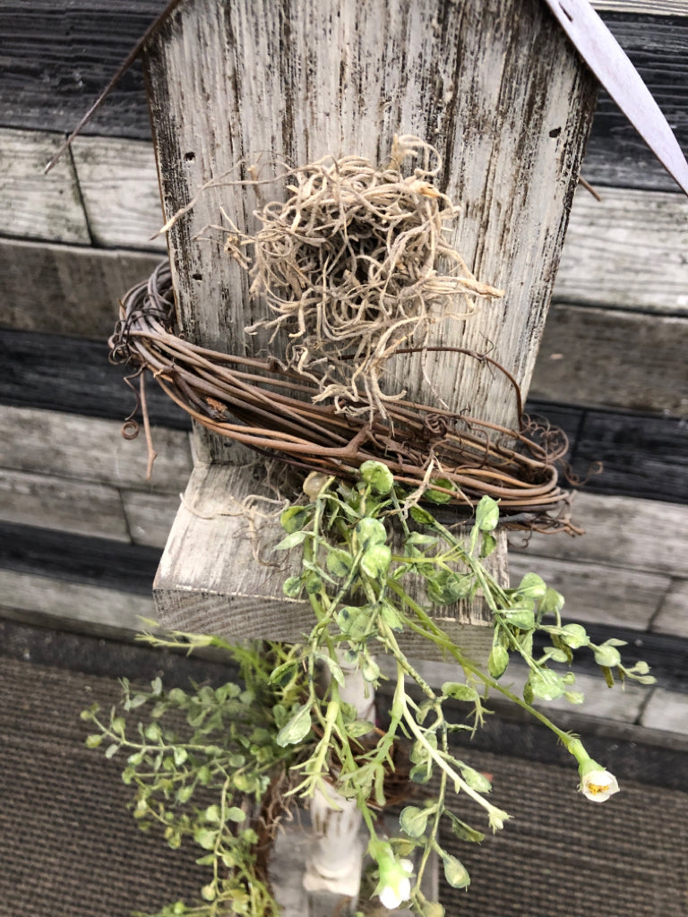 PRIMITIVE BIRDHOUSE W/WRAPPED LEAVES.