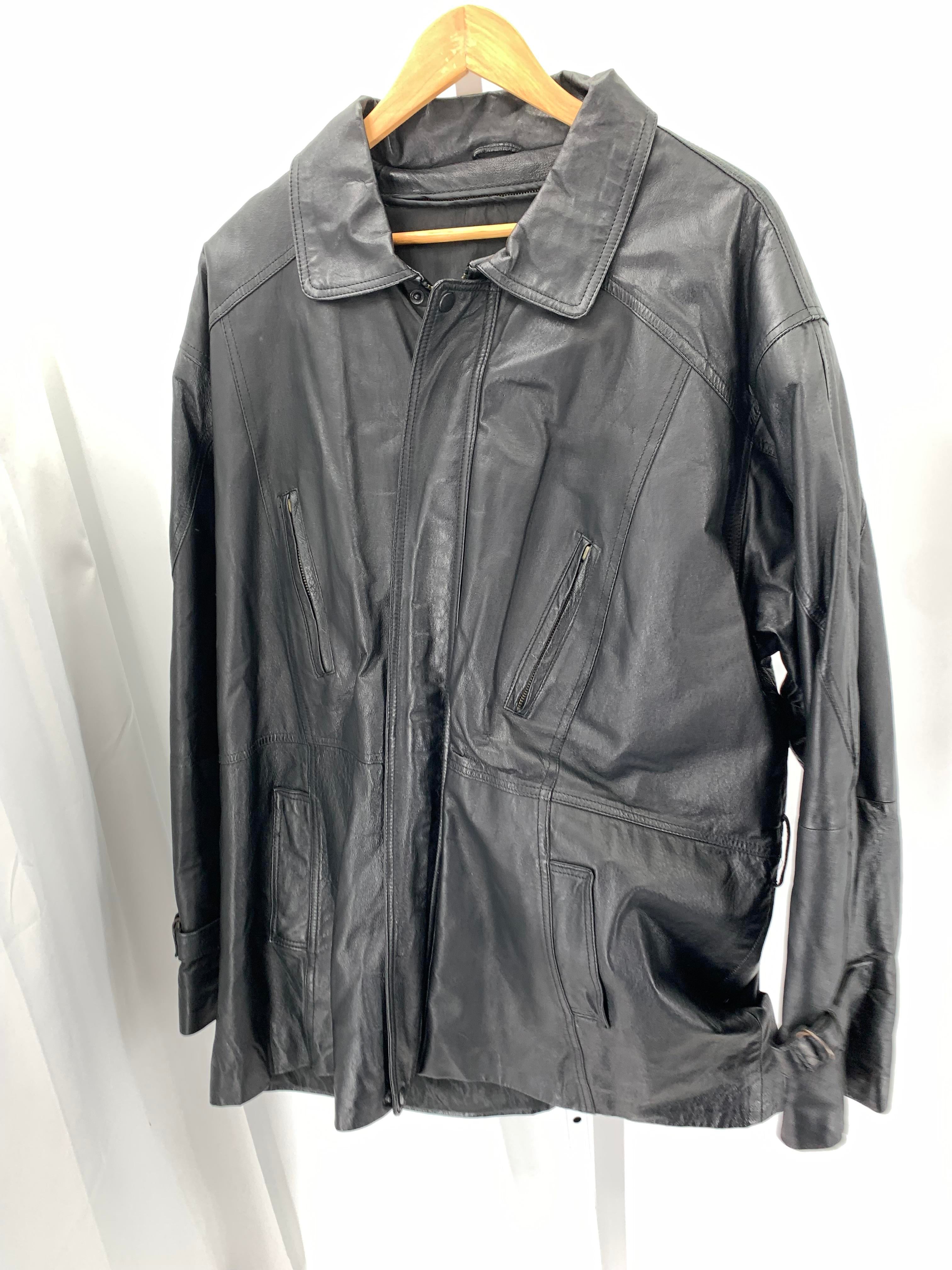 GENUINE LEATHER JACKET.