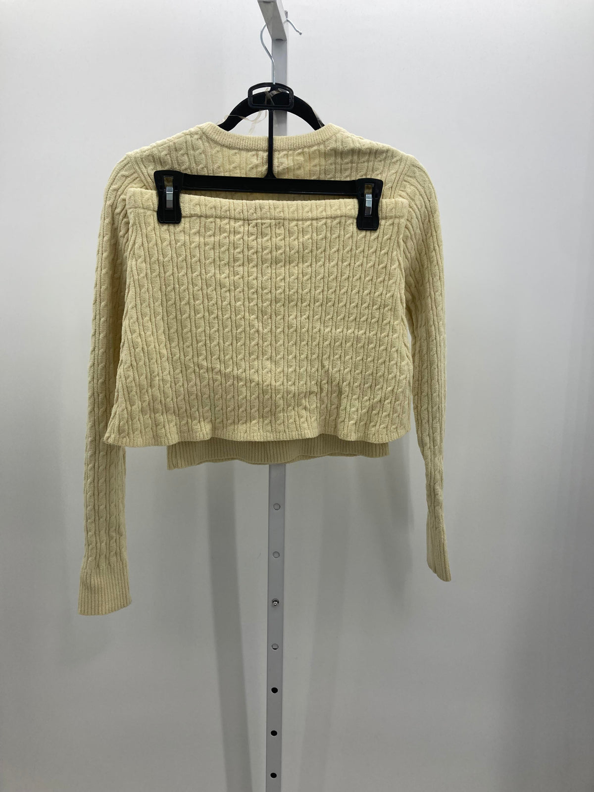Size Medium Juniors Long Sleeve Sweater