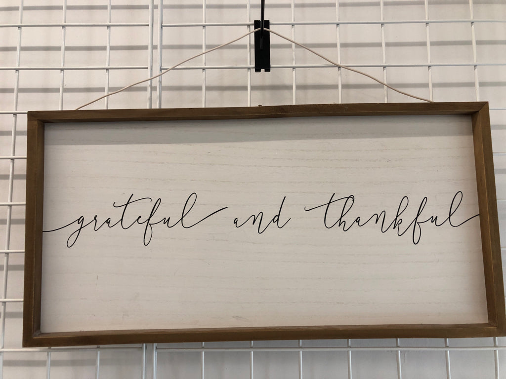 GRATEFUL & THANKFUL WOOD WALL-HANGING.