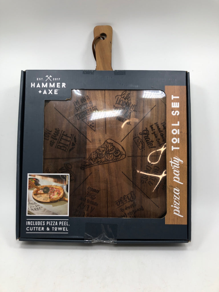 NIB PIZZA PARTY TOOL SET.