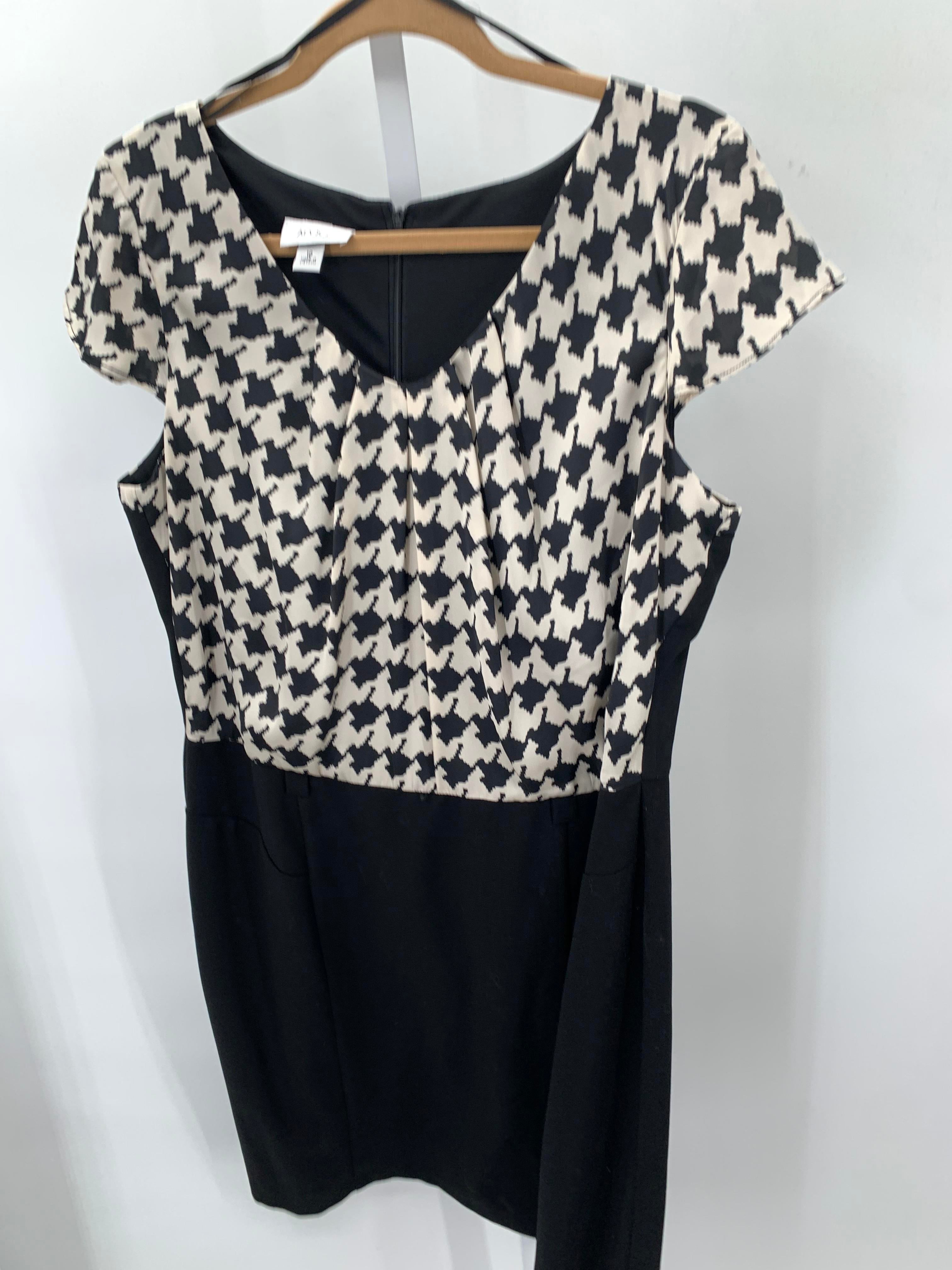Alyx Size 16 Misses Short Sleeve Dress