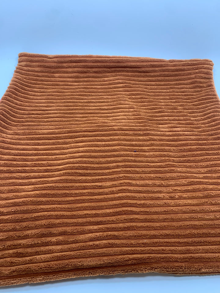BROWN RIBBED PILLOW COVER.