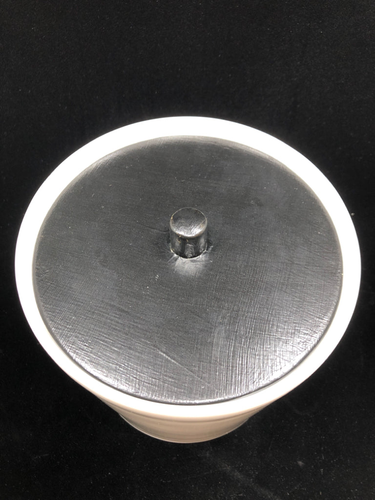 CANISTER W/WOOD PAINTED LID.