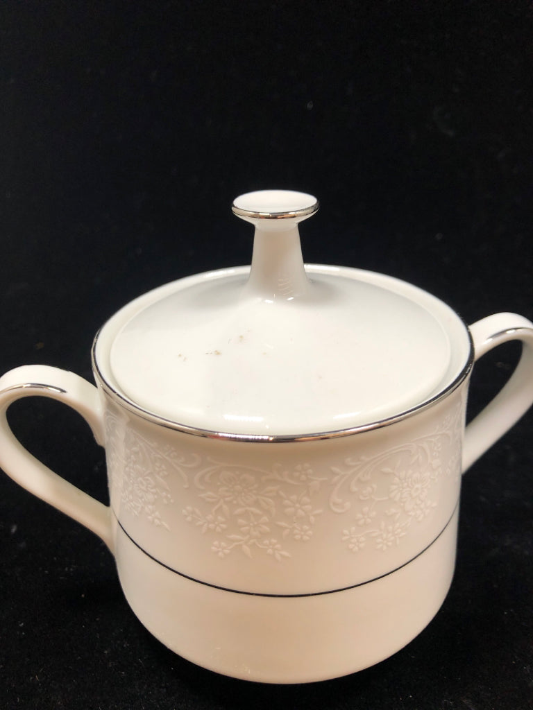 VTG SUGAR AND CREAMER.