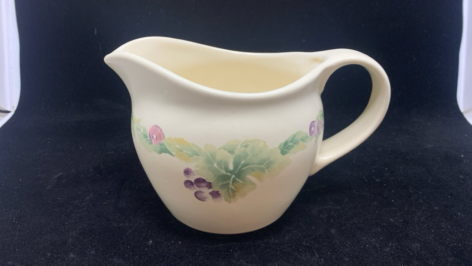 JAMBERRY SHORT PITCHER.