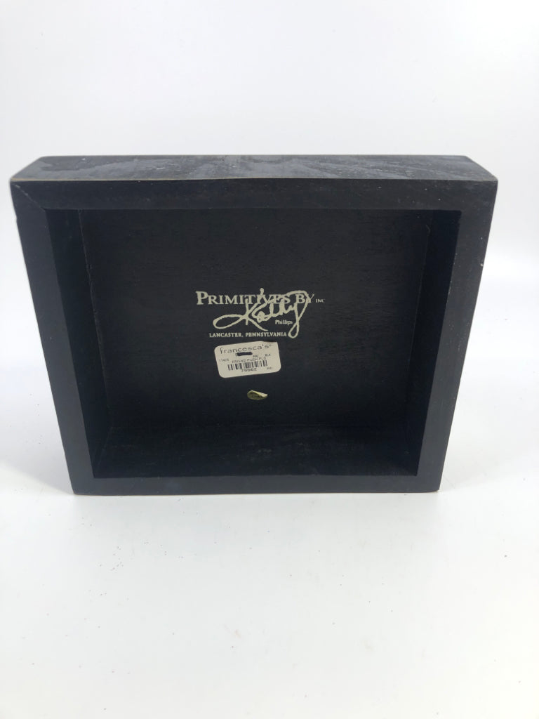 "FRIENDS WILL HELP YOU" BLACK/WHITE WOOD SHELF SIGN.