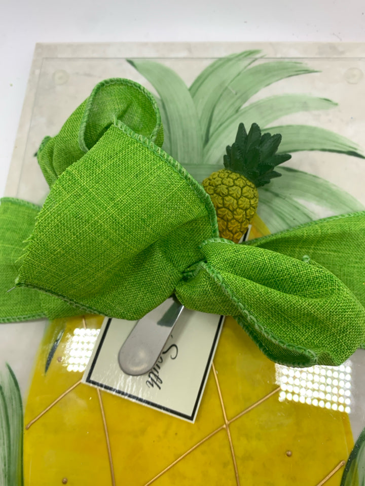 PINEAPPLE TILE CHEESE BOARD W/SPREADER.